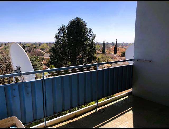 2 BEDROOM FLAT FOR SALE IN ARCON PARK